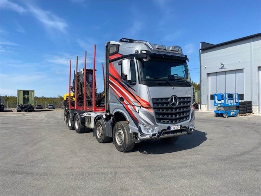 Mercedes-Benz AROCS 3763 8x4/4 Riikonen puuvarustus - شاحنة قطع الأشجار: صورة 2 Mercedes-Benz AROCS 3763 8x4/4 Riikonen puuvarustus - شاحنة قطع الأشجار: صورة 2