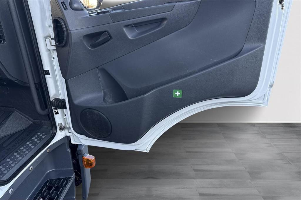 شاحنة مقفلة Mercedes-Benz ATEGO 1018L 5,6m Piako Umpikori: صورة 17