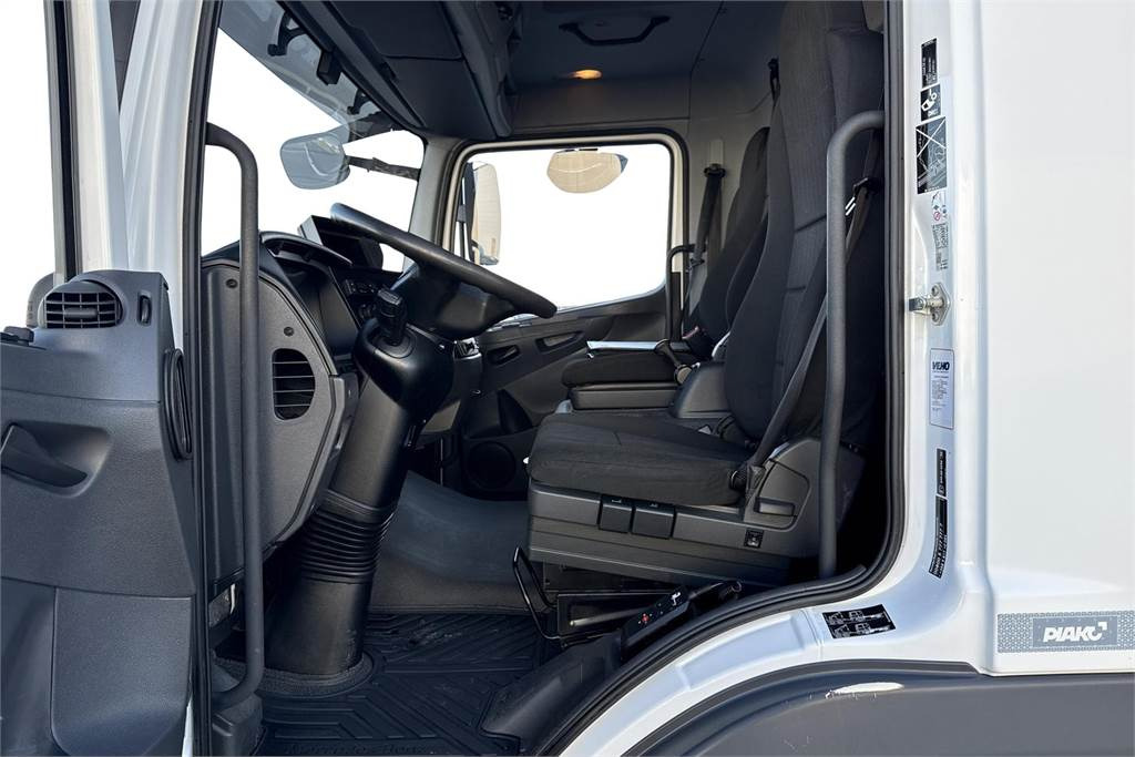 شاحنة مقفلة Mercedes-Benz ATEGO 1018L 5,6m Piako Umpikori: صورة 12
