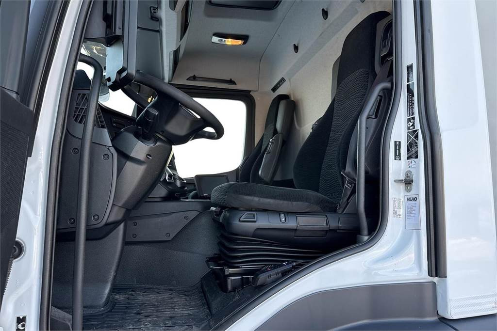 شاحنة صندوق متساوي Mercedes-Benz Actros 1830L 5 SM FRC 2-lämpö(atp10/2025): صورة 14