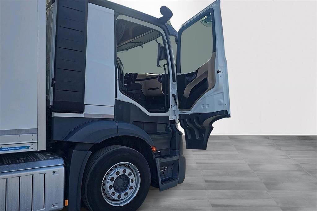 Mercedes-Benz Actros 2553L - Kokosivuaukeva - شاحنة مقفلة: صورة 4 Mercedes-Benz Actros 2553L - Kokosivuaukeva - شاحنة مقفلة: صورة 4