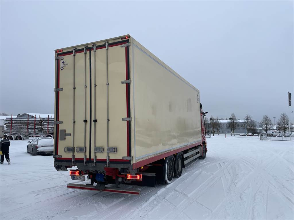 Mercedes-Benz Actros 5L 2553L Piako KSA rahtikori 9,5M - شاحنة مقفلة: صورة 3 Mercedes-Benz Actros 5L 2553L Piako KSA rahtikori 9,5M - شاحنة مقفلة: صورة 3