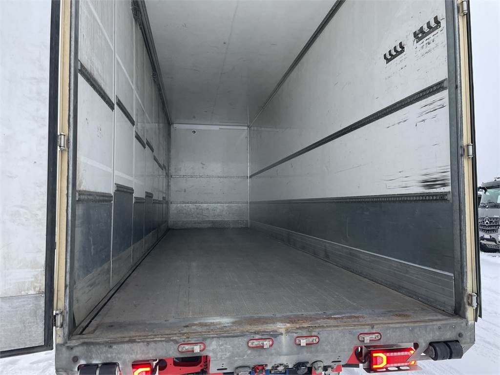 Mercedes-Benz Actros 5L 2553L Piako KSA rahtikori 9,5M - شاحنة مقفلة: صورة 5 Mercedes-Benz Actros 5L 2553L Piako KSA rahtikori 9,5M - شاحنة مقفلة: صورة 5