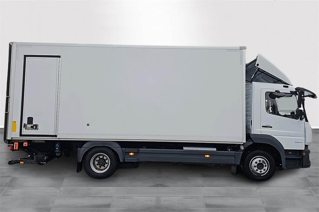 Mercedes-Benz Atego 1224L UMPIKORI + PL - شاحنة مقفلة: صورة 4 Mercedes-Benz Atego 1224L UMPIKORI + PL - شاحنة مقفلة: صورة 4