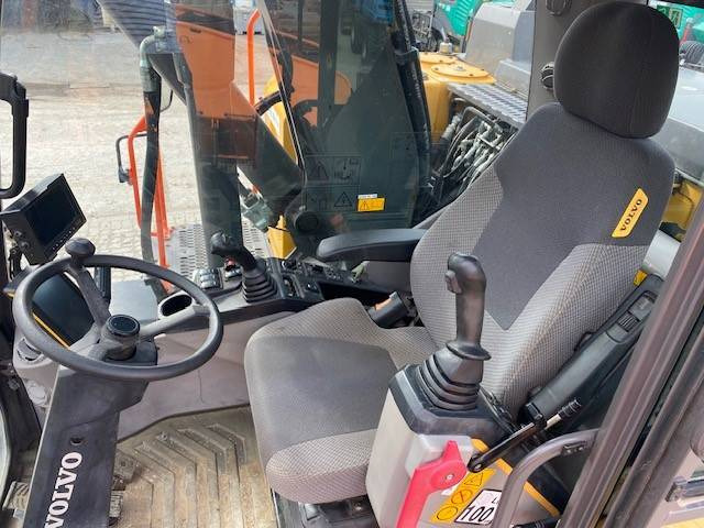 حفارة دولاب Volvo EWR 150 E MIETE / RENTAL (12001017): صورة 10