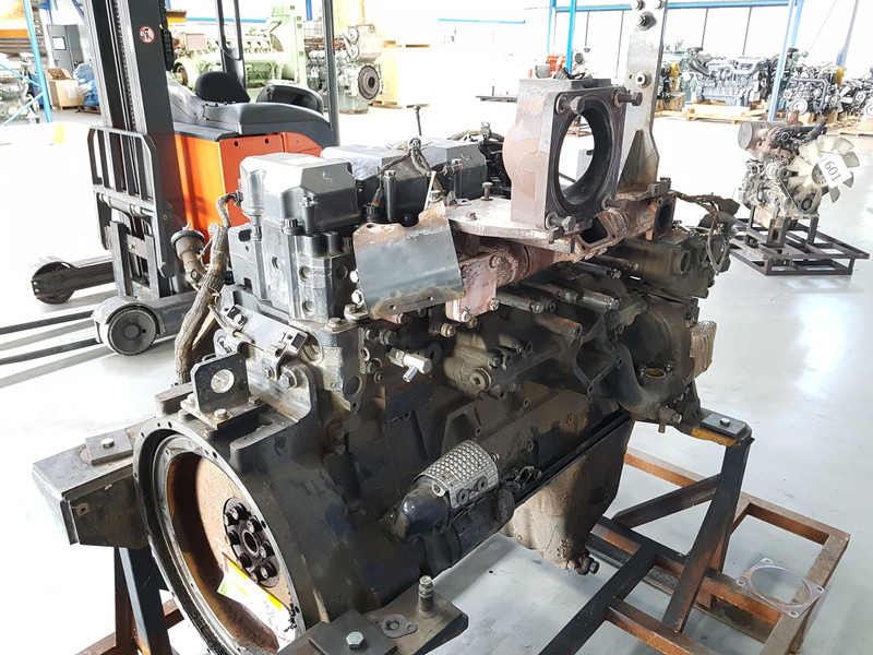 Komatsu SAA6D140E-6 FOR PARTS - آلات البناء: صورة 3 Komatsu SAA6D140E-6 FOR PARTS - آلات البناء: صورة 3