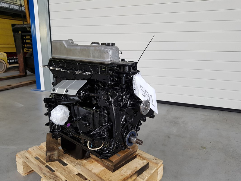 Mitsubishi 4D31 LONG-BLOCK - آلات البناء: صورة 3 Mitsubishi 4D31 LONG-BLOCK - آلات البناء: صورة 3