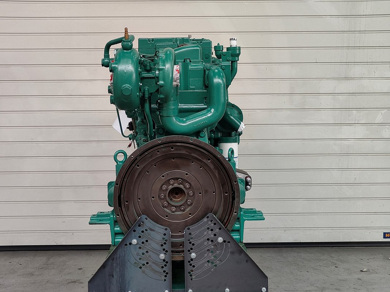 Volvo PENTA MD120B RECONDITIONED - آلات البناء: صورة 3 Volvo PENTA MD120B RECONDITIONED - آلات البناء: صورة 3