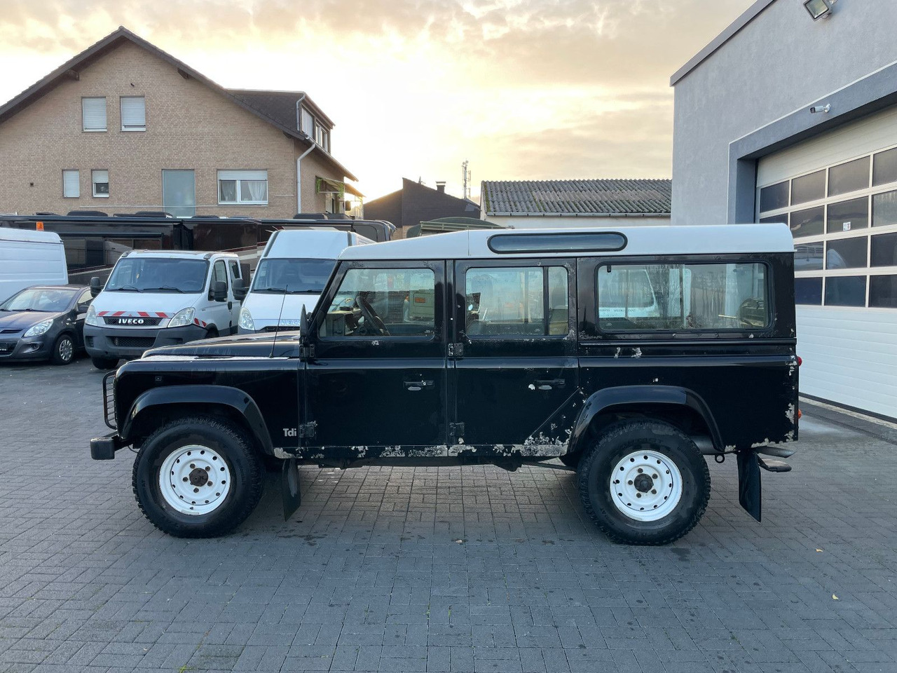 Land Rover Defender 110 SW 2.5 TD , Wohnm.Zulassung, 1.Hand - سيارة دفع رباعي: صورة 5 Land Rover Defender 110 SW 2.5 TD , Wohnm.Zulassung, 1.Hand - سيارة دفع رباعي: صورة 5