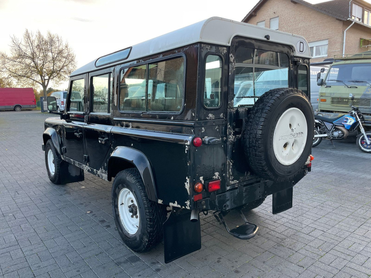 Land Rover Defender 110 SW 2.5 TD , Wohnm.Zulassung, 1.Hand - سيارة دفع رباعي: صورة 4 Land Rover Defender 110 SW 2.5 TD , Wohnm.Zulassung, 1.Hand - سيارة دفع رباعي: صورة 4