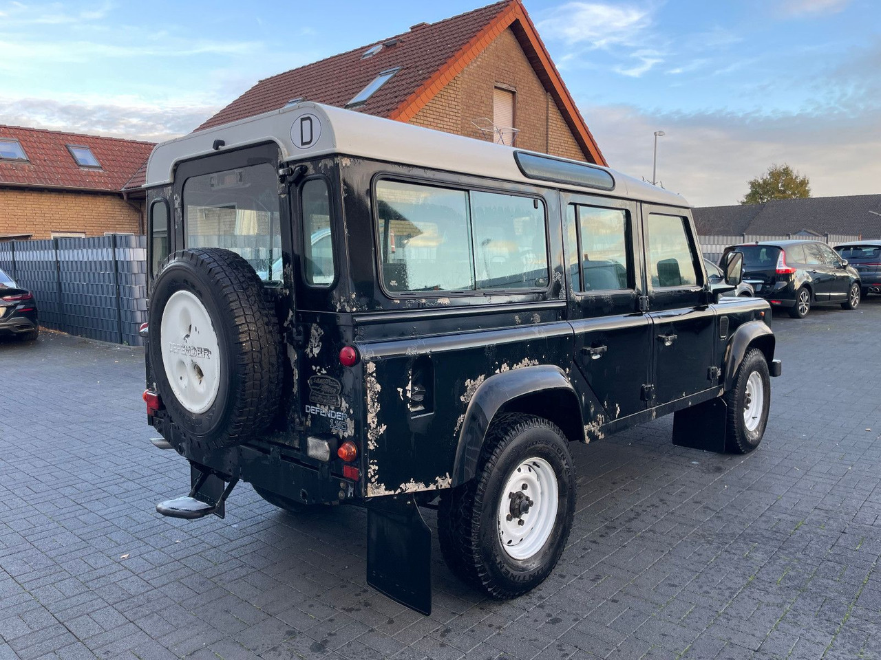 Land Rover Defender 110 SW 2.5 TD , Wohnm.Zulassung, 1.Hand - سيارة دفع رباعي: صورة 2 Land Rover Defender 110 SW 2.5 TD , Wohnm.Zulassung, 1.Hand - سيارة دفع رباعي: صورة 2