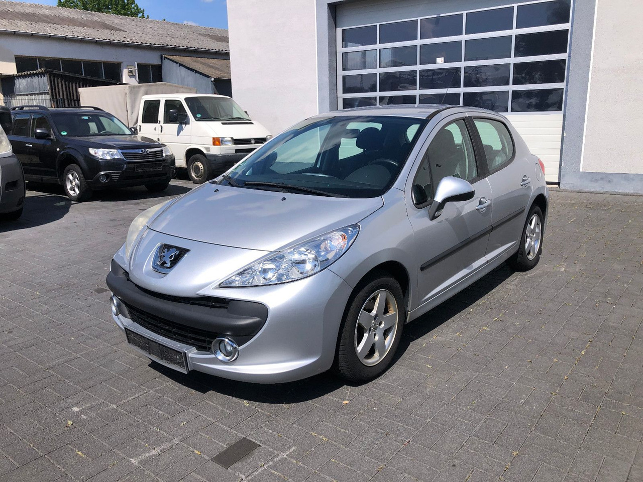 Peugeot 207 Urban Move 1.4i - سيدان: صورة 3 Peugeot 207 Urban Move 1.4i - سيدان: صورة 3
