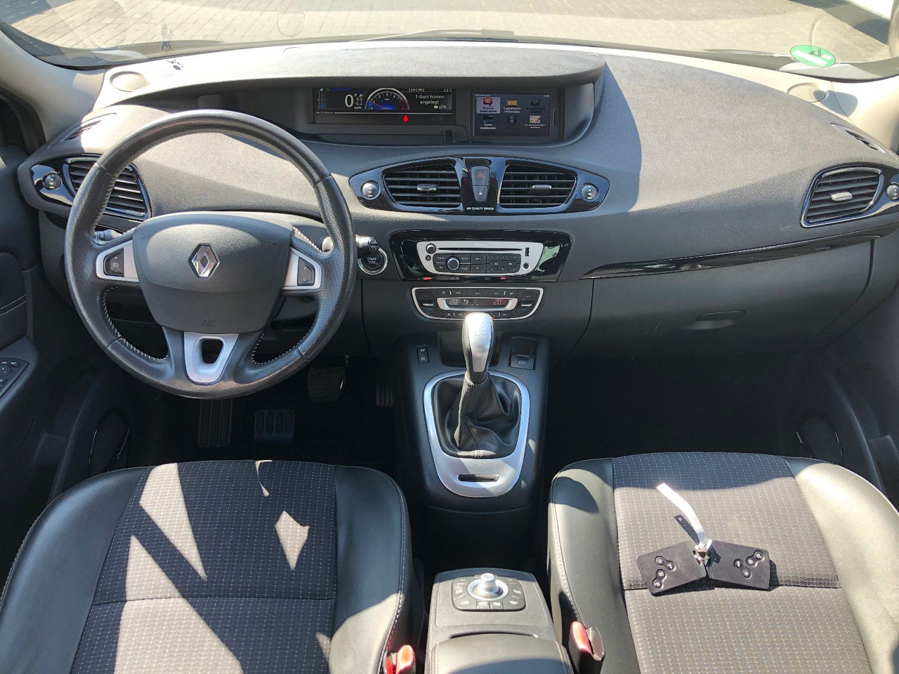 Renault Scenic  Grand 2.0 dCi 150 BOSE Edition,Automatik Renault Scenic  Grand 2.0 dCi 150 BOSE Edition,Automatik: صورة 12