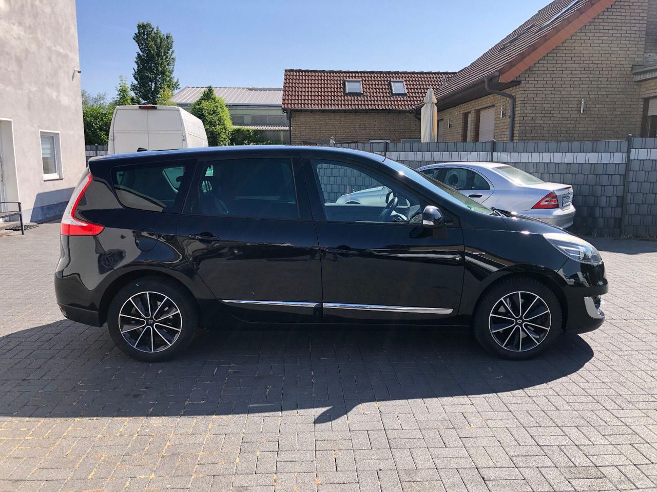 Renault Scenic  Grand 2.0 dCi 150 BOSE Edition,Automatik Renault Scenic  Grand 2.0 dCi 150 BOSE Edition,Automatik: صورة 6