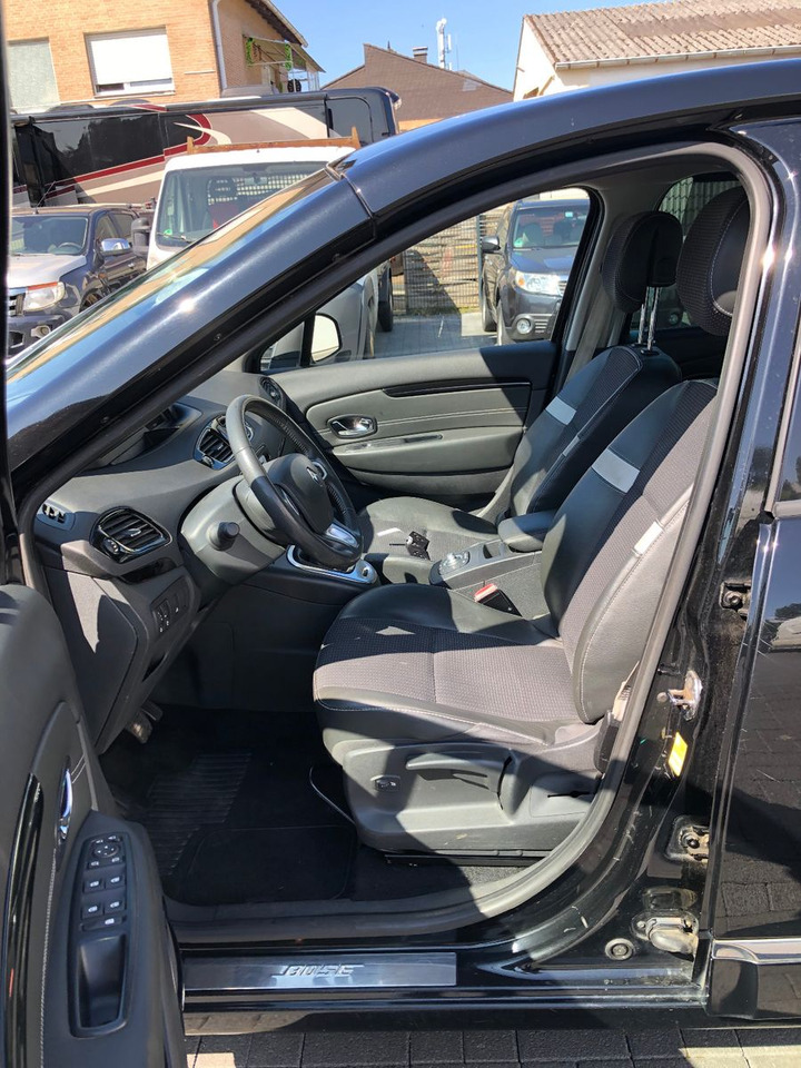 Renault Scenic  Grand 2.0 dCi 150 BOSE Edition,Automatik Renault Scenic  Grand 2.0 dCi 150 BOSE Edition,Automatik: صورة 9