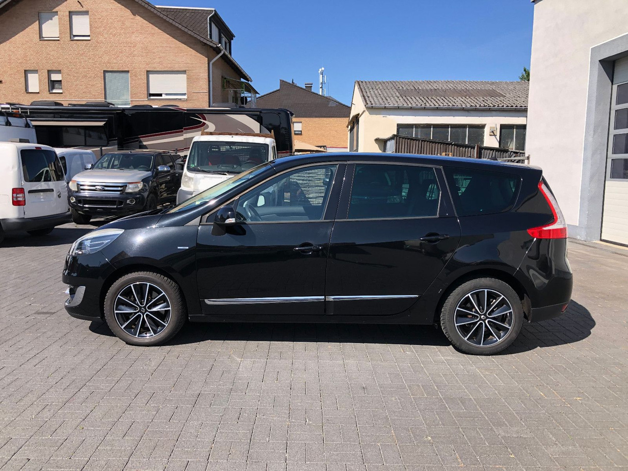 Renault Scenic  Grand 2.0 dCi 150 BOSE Edition,Automatik Renault Scenic  Grand 2.0 dCi 150 BOSE Edition,Automatik: صورة 8
