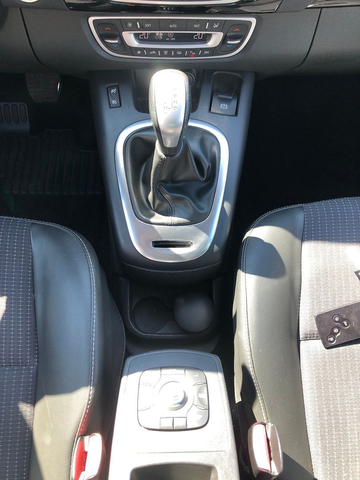 Renault Scenic  Grand 2.0 dCi 150 BOSE Edition,Automatik Renault Scenic  Grand 2.0 dCi 150 BOSE Edition,Automatik: صورة 16