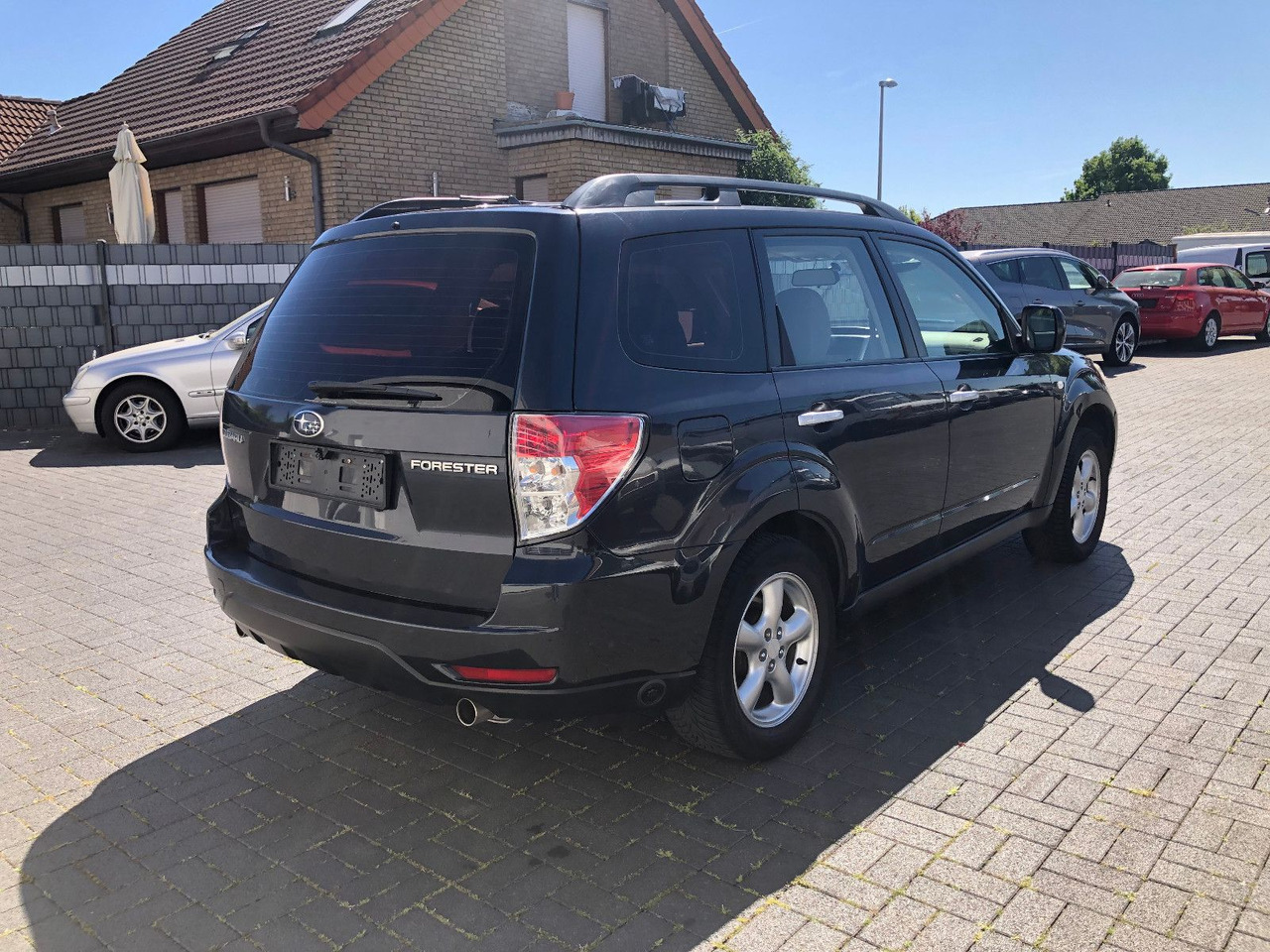 Subaru Forester 2.0i 4X4 mit Untersetzung, LPG-Autogas - سيارة دفع رباعي: صورة 2 Subaru Forester 2.0i 4X4 mit Untersetzung, LPG-Autogas - سيارة دفع رباعي: صورة 2