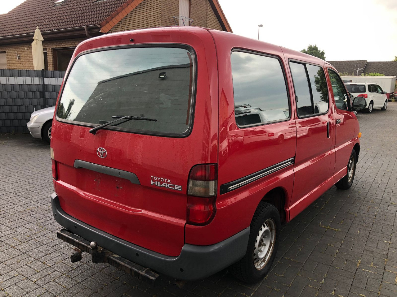 Toyota Hiace 2.7 i Benziner, 9-Sitzer, 1. Hand - ميكروباص: صورة 2 Toyota Hiace 2.7 i Benziner, 9-Sitzer, 1. Hand - ميكروباص: صورة 2
