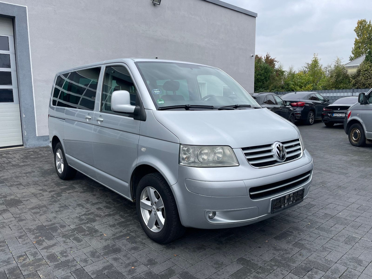 Volkswagen T5 2.5 TDi Caravelle 4Motion 8-Sitzer - ميكروباص: صورة 1 Volkswagen T5 2.5 TDi Caravelle 4Motion 8-Sitzer - ميكروباص: صورة 1