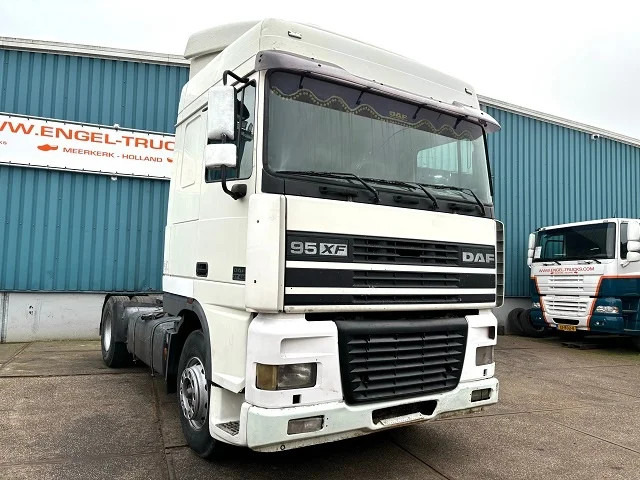 DAF 95.380 XF SPACECAB (EURO 2 (MECHANICAL PUMP & INJECTORS) / ZF16 MANUAL GEARBOX / AIRCONDITIONING) - وحدة جر: صورة 2 DAF 95.380 XF SPACECAB (EURO 2 (MECHANICAL PUMP & INJECTORS) / ZF16 MANUAL GEARBOX / AIRCONDITIONING) - وحدة جر: صورة 2