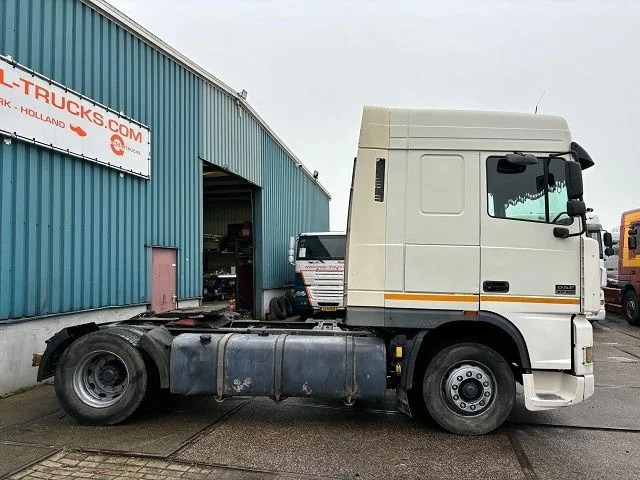 DAF 95.430 XF SPACECAB (EURO 3 / ZF16 MANUAL GEARBOX / ZF-INTARDER / AIRCONDITIONING / 870 LITER DIESELTANK) - وحدة جر: صورة 4 DAF 95.430 XF SPACECAB (EURO 3 / ZF16 MANUAL GEARBOX / ZF-INTARDER / AIRCONDITIONING / 870 LITER DIESELTANK) - وحدة جر: صورة 4