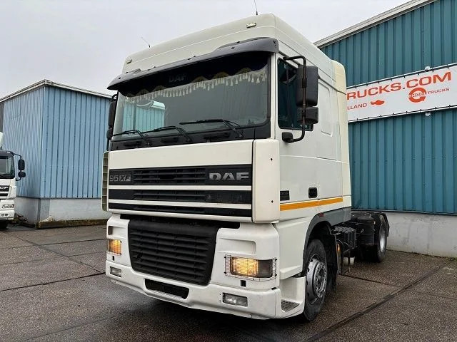 DAF 95.430 XF SPACECAB (EURO 3 / ZF16 MANUAL GEARBOX / ZF-INTARDER / AIRCONDITIONING / 870 LITER DIESELTANK) - وحدة جر: صورة 1 DAF 95.430 XF SPACECAB (EURO 3 / ZF16 MANUAL GEARBOX / ZF-INTARDER / AIRCONDITIONING / 870 LITER DIESELTANK) - وحدة جر: صورة 1