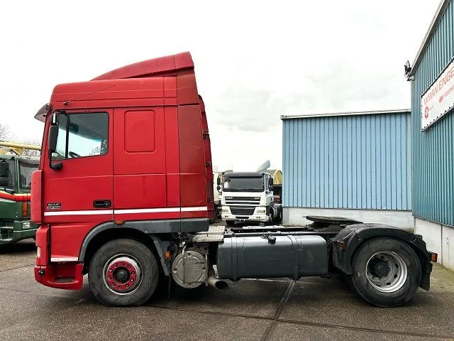 DAF 95.480 XF SPACECAB (EURO 3 / ZF16 MANUAL GEARBOX / 2x DIESELTANK / AIRCONDITIONING) - وحدة جر: صورة 5 DAF 95.480 XF SPACECAB (EURO 3 / ZF16 MANUAL GEARBOX / 2x DIESELTANK / AIRCONDITIONING) - وحدة جر: صورة 5