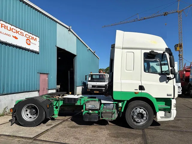 DAF CF 85.410 SPACECAB 4x2 (ZF16 MANUAL GEARBOX / MX-BRAKE / 995 LITER DIESELTANK / AIRCONDITIONING / FRIDGE UNTHER BED) - وحدة جر: صورة 4 DAF CF 85.410 SPACECAB 4x2 (ZF16 MANUAL GEARBOX / MX-BRAKE / 995 LITER DIESELTANK / AIRCONDITIONING / FRIDGE UNTHER BED) - وحدة جر: صورة 4