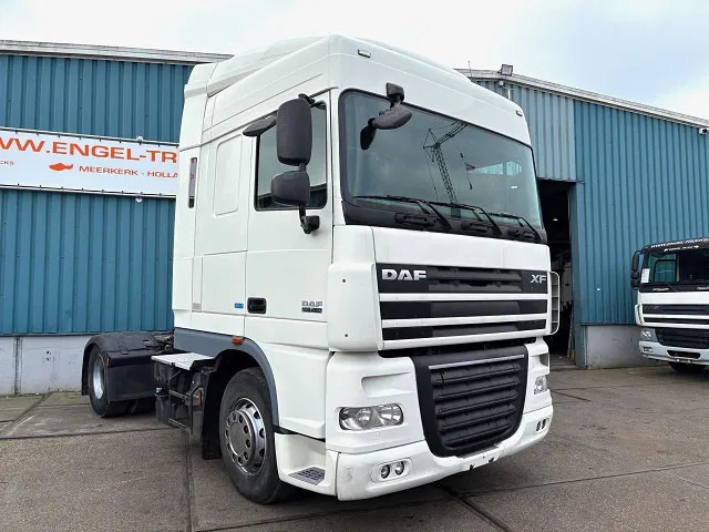 DAF XF 105.460 ATE SPACECAB 4x2 ONLY 835.500 KM (ZF-MANUAL GEARBOX / ZF-INTARDER / AIRCONDITIONING / EURO 5) - وحدة جر: صورة 2 DAF XF 105.460 ATE SPACECAB 4x2 ONLY 835.500 KM (ZF-MANUAL GEARBOX / ZF-INTARDER / AIRCONDITIONING / EURO 5) - وحدة جر: صورة 2