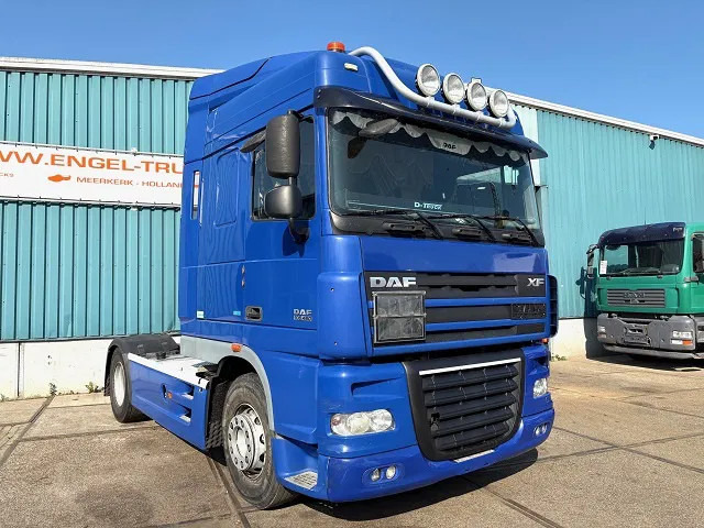 DAF XF 105.460 ATE SPACECAB (ZF16 MANUAL GEARBOX / HYDRAULIC KIT / P.T.O. / ADR-VLG / FULL SPOILERSET / FRIDGE) - وحدة جر: صورة 2 DAF XF 105.460 ATE SPACECAB (ZF16 MANUAL GEARBOX / HYDRAULIC KIT / P.T.O. / ADR-VLG / FULL SPOILERSET / FRIDGE) - وحدة جر: صورة 2