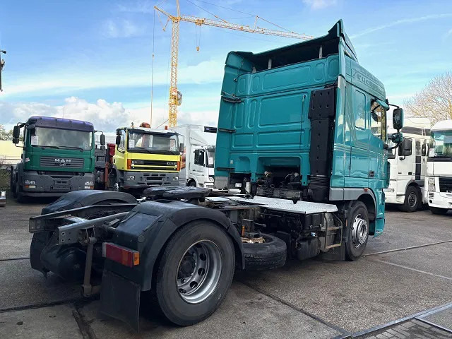 DAF XF 105.460 SPACECAB (EURO 5 / ZF16 MANUAL GEARBOX / P.T.O. / AIRCONDITIONING / FRIDGE UNDER BED / ETC.) - وحدة جر: صورة 3 DAF XF 105.460 SPACECAB (EURO 5 / ZF16 MANUAL GEARBOX / P.T.O. / AIRCONDITIONING / FRIDGE UNDER BED / ETC.) - وحدة جر: صورة 3