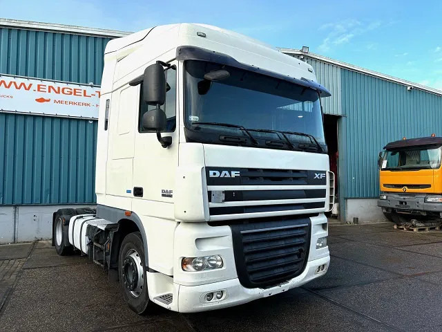 DAF XF 105.460 SPACECAB (ZF MANUAL GEARBOX / MX-BRAKE / 870+430 LITER TANK / EURO 5 EEV / AIRCONDITIONING / FRIDGE) - وحدة جر: صورة 2 DAF XF 105.460 SPACECAB (ZF MANUAL GEARBOX / MX-BRAKE / 870+430 LITER TANK / EURO 5 EEV / AIRCONDITIONING / FRIDGE) - وحدة جر: صورة 2