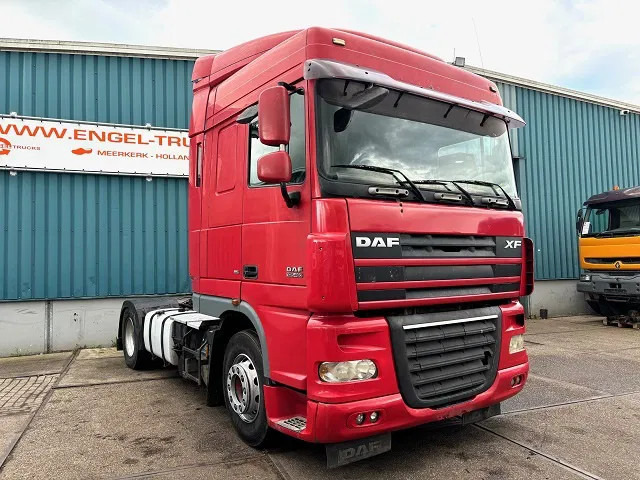 DAF XF 105.460 SPACECAB (ZF16 MANUAL GEARBOX / MX-BRAKE / 870+430 LITER TANK / AIRCONDITIONING / FRIDGE) - وحدة جر: صورة 2 DAF XF 105.460 SPACECAB (ZF16 MANUAL GEARBOX / MX-BRAKE / 870+430 LITER TANK / AIRCONDITIONING / FRIDGE) - وحدة جر: صورة 2