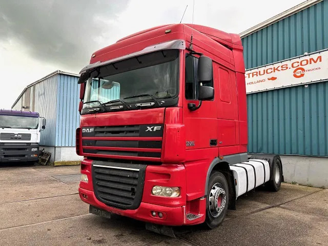 DAF XF 105.460 SPACECAB (ZF16 MANUAL GEARBOX / MX-BRAKE / 870+430 LITER TANK / AIRCONDITIONING / FRIDGE) - وحدة جر: صورة 1 DAF XF 105.460 SPACECAB (ZF16 MANUAL GEARBOX / MX-BRAKE / 870+430 LITER TANK / AIRCONDITIONING / FRIDGE) - وحدة جر: صورة 1
