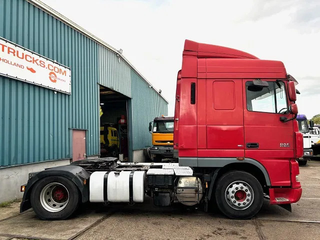 DAF XF 105.460 SPACECAB (ZF16 MANUAL GEARBOX / MX-BRAKE / 870+430 LITER TANK / AIRCONDITIONING / FRIDGE) - وحدة جر: صورة 4 DAF XF 105.460 SPACECAB (ZF16 MANUAL GEARBOX / MX-BRAKE / 870+430 LITER TANK / AIRCONDITIONING / FRIDGE) - وحدة جر: صورة 4