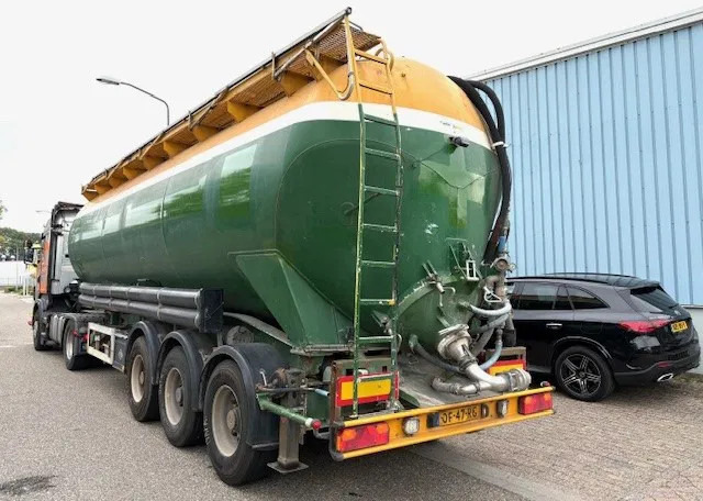 Feldbinder KIP48 3 3-AXLE 48M3 KIPPING SILO TRAILER (SAF AXLES / DRUM BRAKES / 4 COMPARTMENTS) - نصف مقطورة صهريج: صورة 4 Feldbinder KIP48 3 3-AXLE 48M3 KIPPING SILO TRAILER (SAF AXLES / DRUM BRAKES / 4 COMPARTMENTS) - نصف مقطورة صهريج: صورة 4