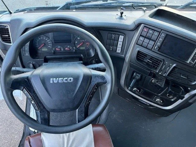 Iveco Stralis AS440S42T/P HI-WAY DUTCH TRUCK (APK/TUV -> 02-2024 / EURO 6 / AS-TRONIC / 2 TANKS / LEATHER SEATS / FRIDGE) Iveco Stralis AS440S42T/P HI-WAY DUTCH TRUCK (APK/TUV -> 02-2024 / EURO 6 / AS-TRONIC / 2 TANKS / LEATHER SEATS / FRIDGE): صورة 6