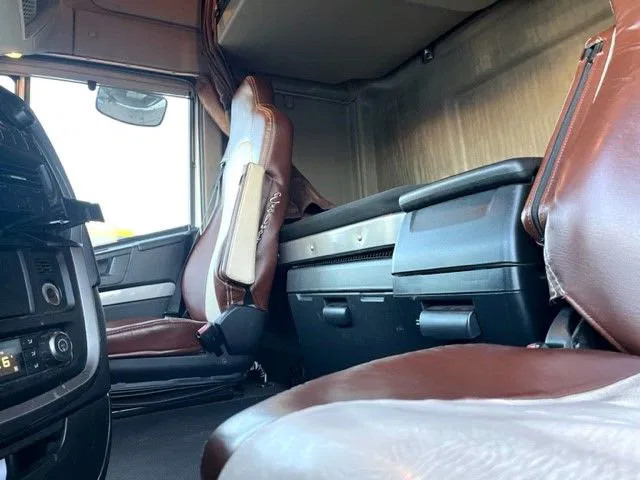 Iveco Stralis AS440S42T/P HI-WAY DUTCH TRUCK (APK/TUV -> 02-2024 / EURO 6 / AS-TRONIC / 2 TANKS / LEATHER SEATS / FRIDGE) Iveco Stralis AS440S42T/P HI-WAY DUTCH TRUCK (APK/TUV -> 02-2024 / EURO 6 / AS-TRONIC / 2 TANKS / LEATHER SEATS / FRIDGE): صورة 10
