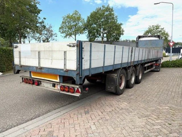 LAG 0-3-39-L 3-AXLE 13.60M. OPEN TRAILER WITH ALUMINIUM SIDE BORDS (FULL STEEL CHASSIS / DRUM BRAKES / ABS-BRAKE SYSTEM / WOODEN FLO - نصف مقطورة مسطحة: صورة 3 LAG 0-3-39-L 3-AXLE 13.60M. OPEN TRAILER WITH ALUMINIUM SIDE BORDS (FULL STEEL CHASSIS / DRUM BRAKES / ABS-BRAKE SYSTEM / WOODEN FLO - نصف مقطورة مسطحة: صورة 3