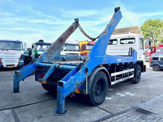 MAN 18 .232 (6 CILINDER) M90 WITH TELESCOPIC CONTAINER SYSTEM (8 GEARS MANUAL GEARBOX / EURO 1 (MECHANICAL PUMP AND INJECTORS)) - شاحنة نقل المخلفات: صورة 3 MAN 18 .232 (6 CILINDER) M90 WITH TELESCOPIC CONTAINER SYSTEM (8 GEARS MANUAL GEARBOX / EURO 1 (MECHANICAL PUMP AND INJECTORS)) - شاحنة نقل المخلفات: صورة 3