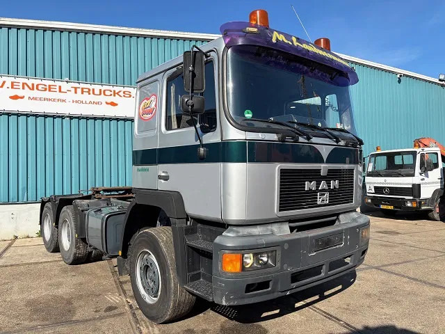 MAN 26.372 DFS 6x4 FULL STEEL TRACTOR (MANUAL GEARBOX / FULL STEEL SUSPENSION / REDUCTION AXLES) - وحدة جر: صورة 2 MAN 26.372 DFS 6x4 FULL STEEL TRACTOR (MANUAL GEARBOX / FULL STEEL SUSPENSION / REDUCTION AXLES) - وحدة جر: صورة 2