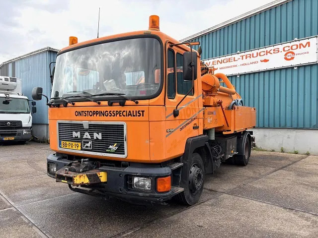 MAN F 15.192 (6-CILINDER) WITH GEESINK VACUUM TANK (MANUAL GEARBOX / P.T.O.) ORIGINAL DUTCH TRUCK - شاحنة الشفط: صورة 1 MAN F 15.192 (6-CILINDER) WITH GEESINK VACUUM TANK (MANUAL GEARBOX / P.T.O.) ORIGINAL DUTCH TRUCK - شاحنة الشفط: صورة 1