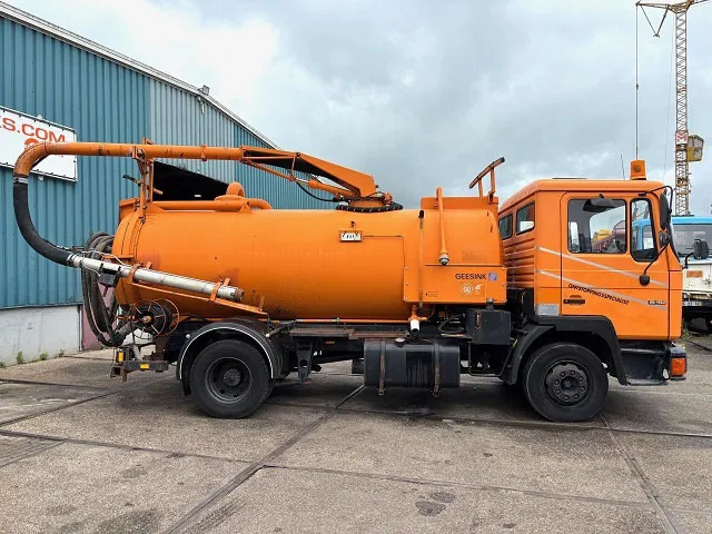 MAN F 15.192 (6-CILINDER) WITH GEESINK VACUUM TANK (MANUAL GEARBOX / P.T.O.) ORIGINAL DUTCH TRUCK - شاحنة الشفط: صورة 4 MAN F 15.192 (6-CILINDER) WITH GEESINK VACUUM TANK (MANUAL GEARBOX / P.T.O.) ORIGINAL DUTCH TRUCK - شاحنة الشفط: صورة 4