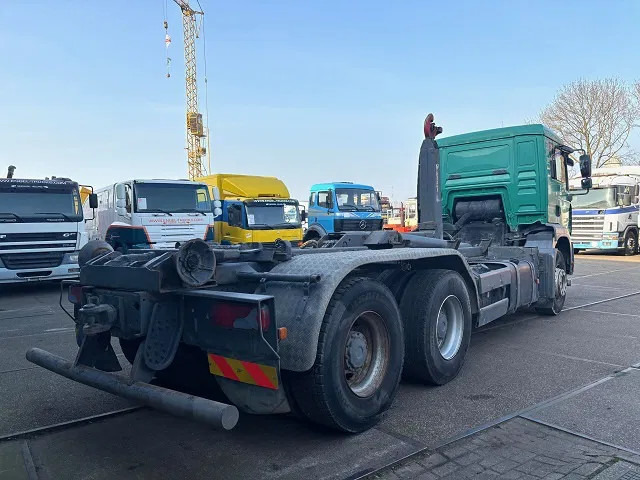 MAN TGA 26.360BB 6x4 FULL STEEL MULTILIFT HOOK-ARM (ZF16 MANUAL GEARBOX / FULL STEEL SUSPENSION / REDUCTION AXLES / AIRCONDITIONING) - شاحنة ذات خطاف: صورة 3 MAN TGA 26.360BB 6x4 FULL STEEL MULTILIFT HOOK-ARM (ZF16 MANUAL GEARBOX / FULL STEEL SUSPENSION / REDUCTION AXLES / AIRCONDITIONING) - شاحنة ذات خطاف: صورة 3
