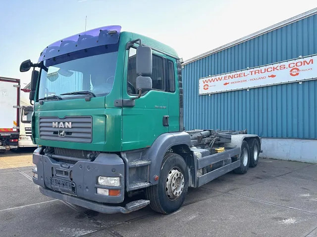 MAN TGA 26.360BB 6x4 FULL STEEL MULTILIFT HOOK-ARM (ZF16 MANUAL GEARBOX / FULL STEEL SUSPENSION / REDUCTION AXLES / AIRCONDITIONING) - شاحنة ذات خطاف: صورة 1 MAN TGA 26.360BB 6x4 FULL STEEL MULTILIFT HOOK-ARM (ZF16 MANUAL GEARBOX / FULL STEEL SUSPENSION / REDUCTION AXLES / AIRCONDITIONING) - شاحنة ذات خطاف: صورة 1