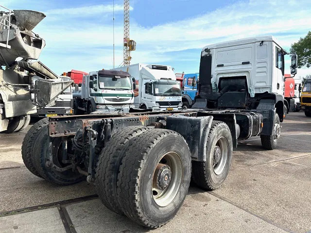 MAN TGA 33.460 6x4 FULL STEEL CHASSIS (6-CILINDER HEADS) (ZF16 MANUAL GEARBOX / FULL STEEL SUSPENSION / REDUCTIONS AXLES / AIRCONDIT - شاحنة هيكل كابينة: صورة 3 MAN TGA 33.460 6x4 FULL STEEL CHASSIS (6-CILINDER HEADS) (ZF16 MANUAL GEARBOX / FULL STEEL SUSPENSION / REDUCTIONS AXLES / AIRCONDIT - شاحنة هيكل كابينة: صورة 3