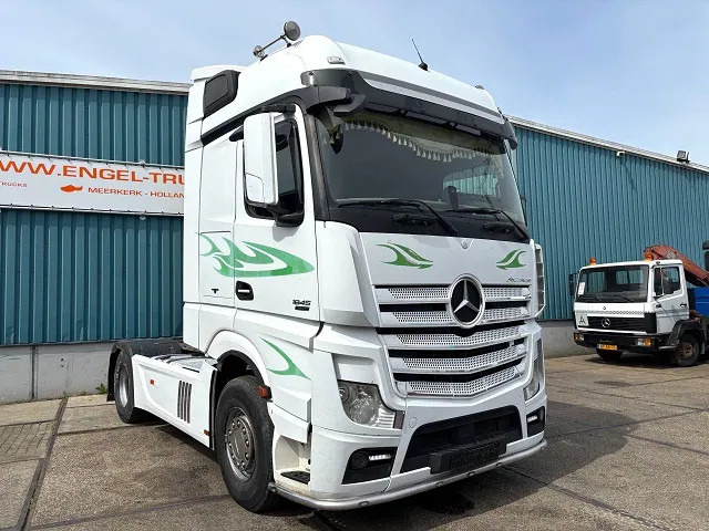 Mercedes-Benz Actros 1845 LS BIGSPACE (RETARDER / EURO 5 / TELLIGENT GEARBOX / FULL SPOILERSET / 2x DIESELTANK / AIRCONDITIONING) - وحدة جر: صورة 2 Mercedes-Benz Actros 1845 LS BIGSPACE (RETARDER / EURO 5 / TELLIGENT GEARBOX / FULL SPOILERSET / 2x DIESELTANK / AIRCONDITIONING) - وحدة جر: صورة 2