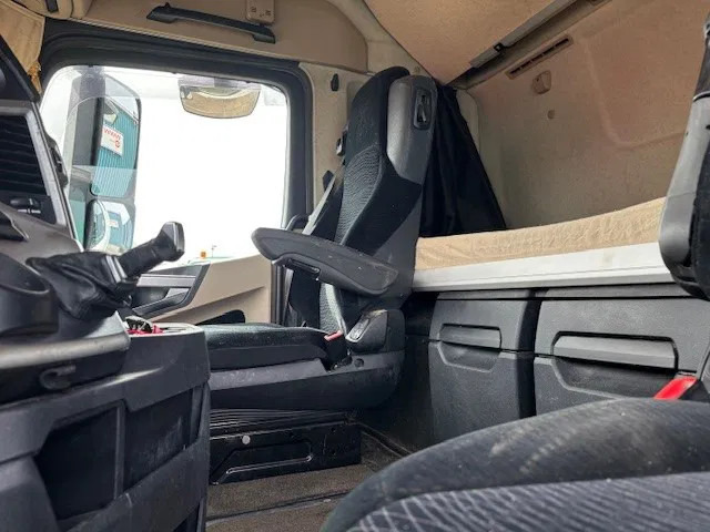 Mercedes-Benz Actros 1845 LS BIGSPACE (RETARDER / EURO 5 / TELLIGENT GEARBOX / FULL SPOILERSET / 2x DIESELTANK / AIRCONDITIONING) Mercedes-Benz Actros 1845 LS BIGSPACE (RETARDER / EURO 5 / TELLIGENT GEARBOX / FULL SPOILERSET / 2x DIESELTANK / AIRCONDITIONING): صورة 8