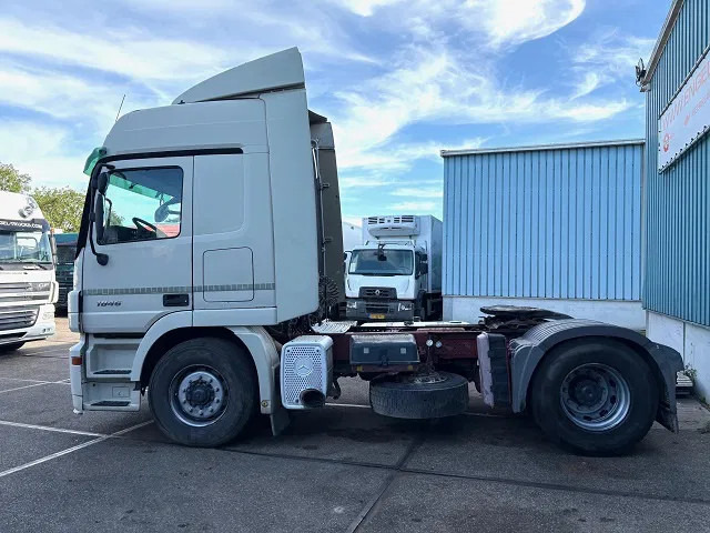 Mercedes-Benz Actros 1846 LS (MP2) (EPS WITH CLUTCH (3 PEDALS) / RETARDER / AIRCONDITIONING / ETC) - وحدة جر: صورة 5 Mercedes-Benz Actros 1846 LS (MP2) (EPS WITH CLUTCH (3 PEDALS) / RETARDER / AIRCONDITIONING / ETC) - وحدة جر: صورة 5